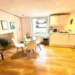 Emmanuel House - Cozy Basement One Bedroom Apt - Central Cambridge - Historical Building