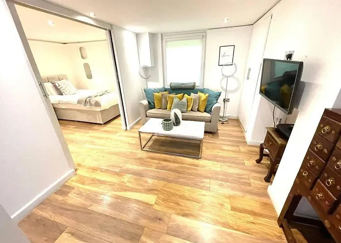 Emmanuel House - Cozy Basement One Bedroom Apt - Central Cambridge - Historical Building