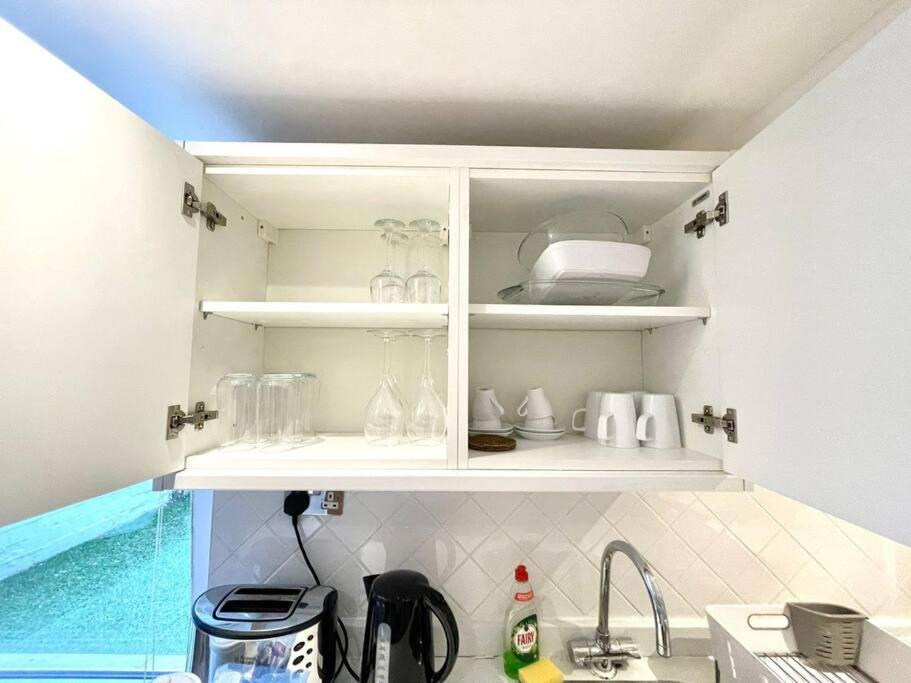 Apartemen Emmanuel House - Cozy Basement One Bedroom Apt - Central - Historical Building *